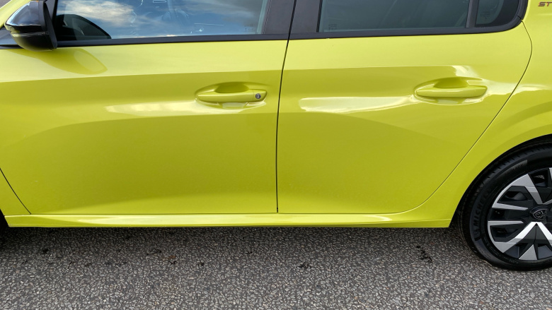 Peugeot 208 1.2 PureTech 100 Style 5dr Petrol Hatchback